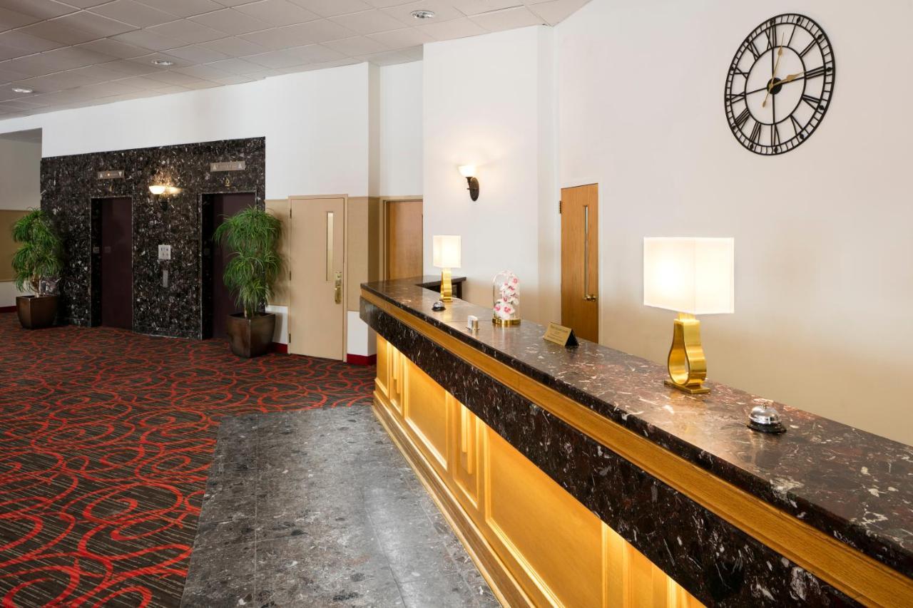 Hotels Gouverneur Montreal - Ile Charron Бушервиль Экстерьер фото