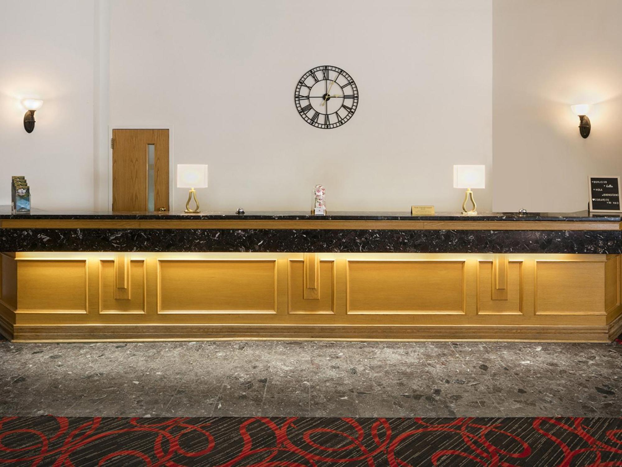Hotels Gouverneur Montreal - Ile Charron Бушервиль Экстерьер фото